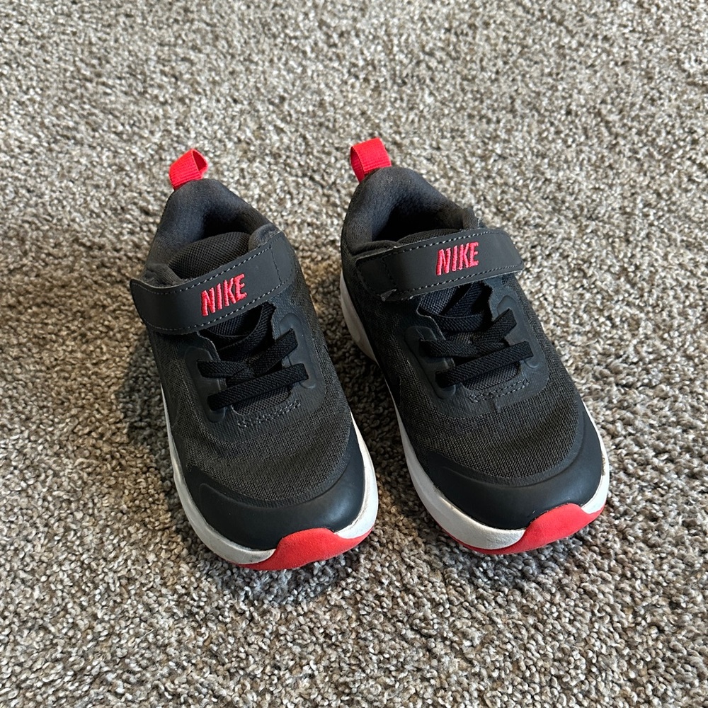 Boys shoes
